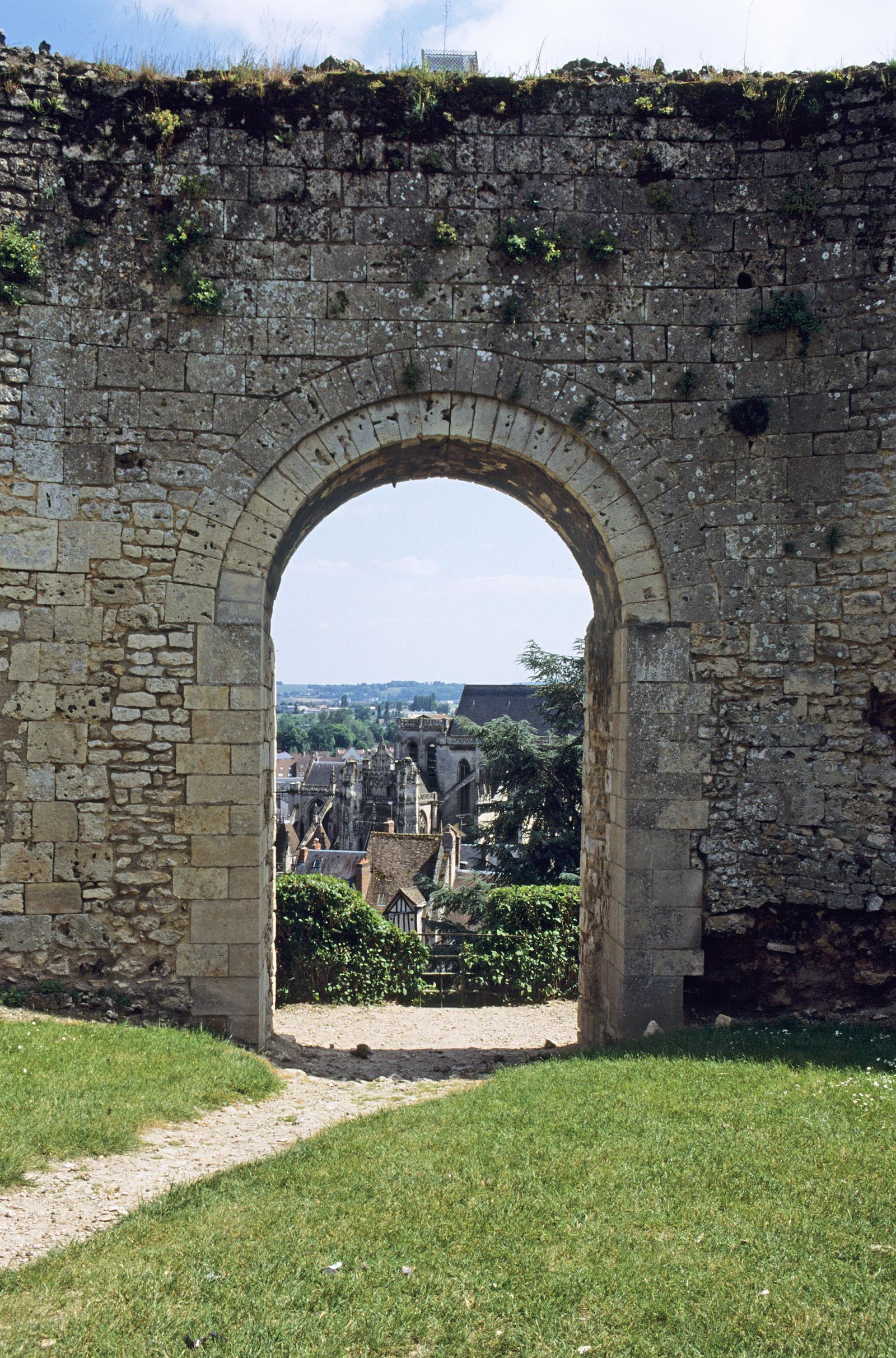 Gisors : porte fortifiée _ AYB0RB